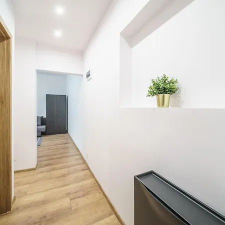 Apartament Srodmiescie * Ράντομ